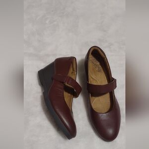 Natural soul shoes for women size 8